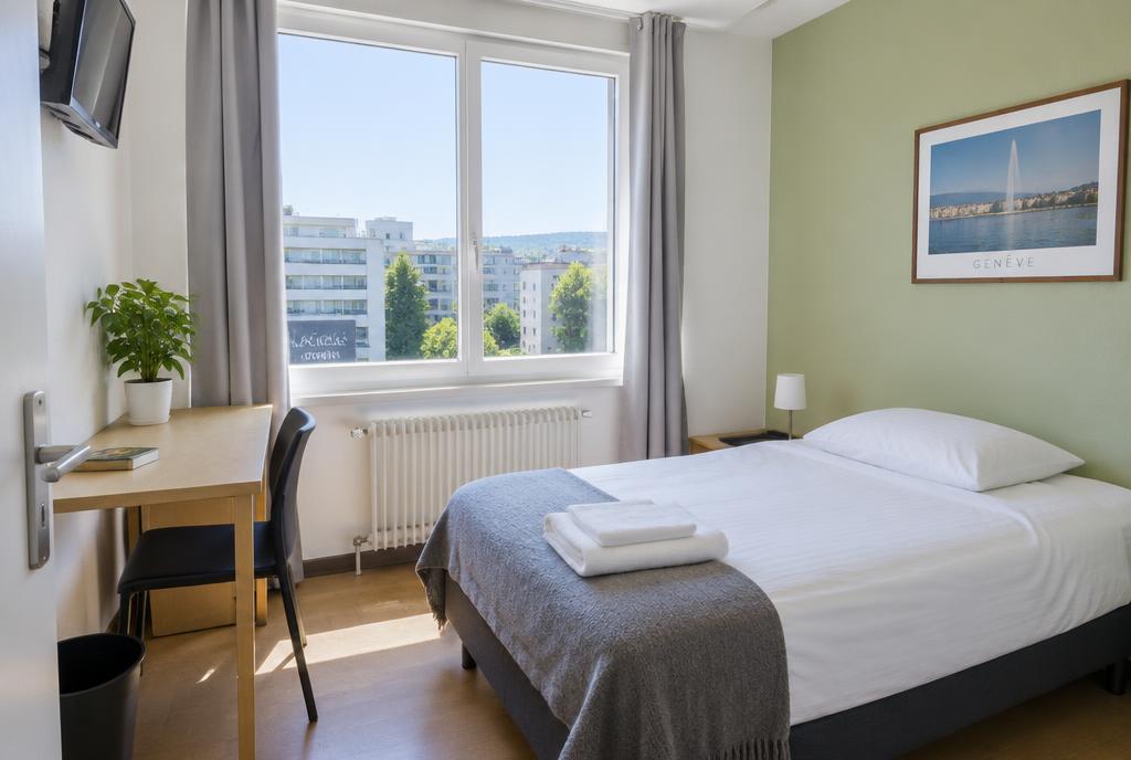 Chambre simple et lumineuse dans une maison d'hôtes du quartier de la Jonction